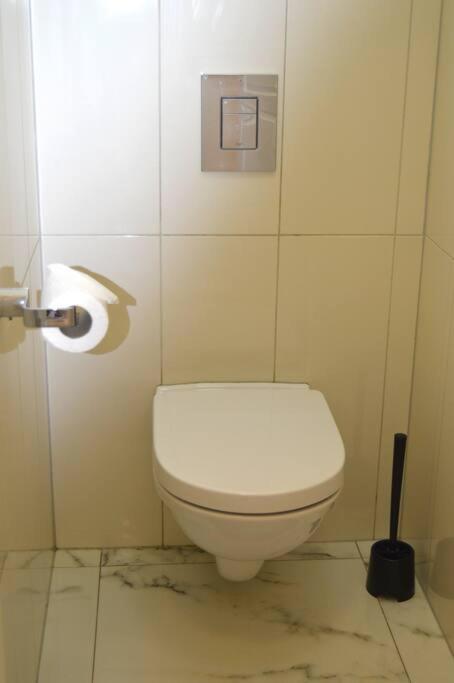 Spacious Old Town Family Peachy 2 Bedrooms Apartment, Nearby The Riga Presidential Castle Bagian luar foto