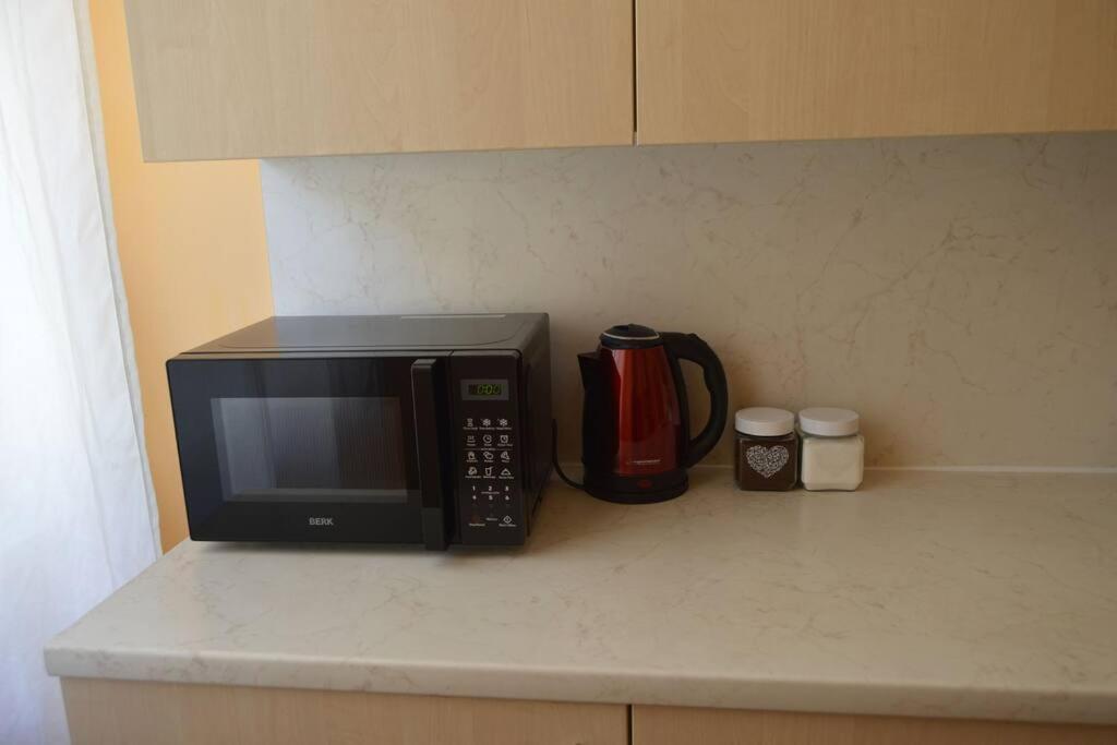Spacious Old Town Family Peachy 2 Bedrooms Apartment, Nearby The Riga Presidential Castle Bagian luar foto