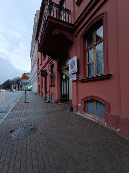 Spacious Old Town Family Peachy 2 Bedrooms Apartment, Nearby The Riga Presidential Castle Bagian luar foto