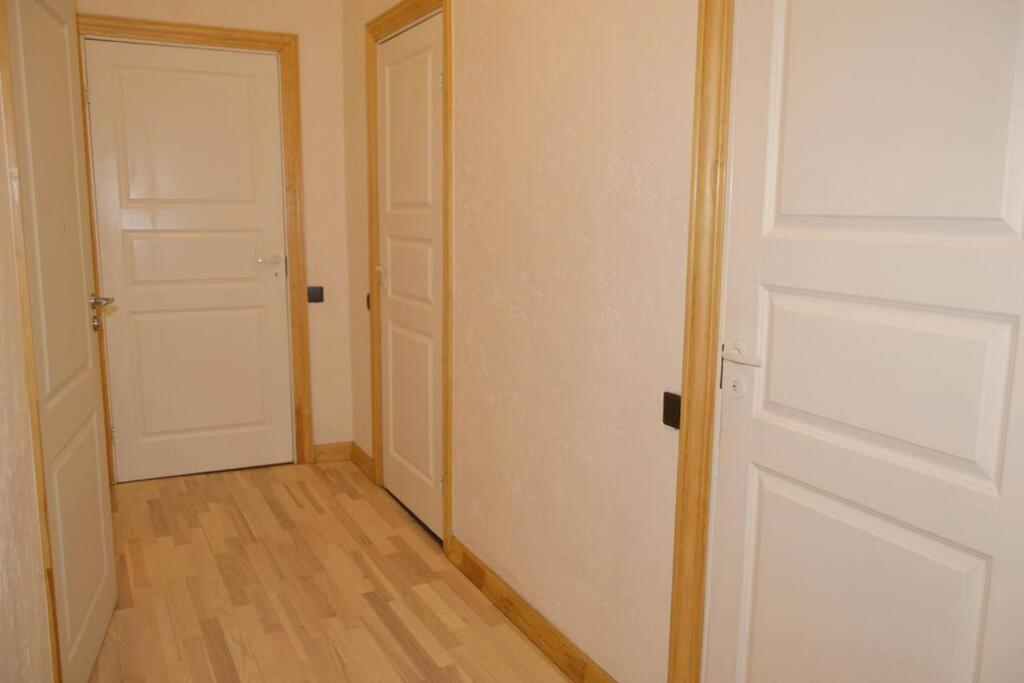 Spacious Old Town Family Peachy 2 Bedrooms Apartment, Nearby The Riga Presidential Castle Bagian luar foto