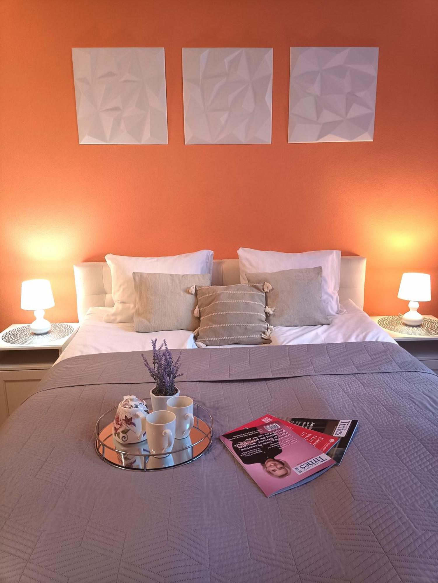 Spacious Old Town Family Peachy 2 Bedrooms Apartment, Nearby The Riga Presidential Castle Bagian luar foto