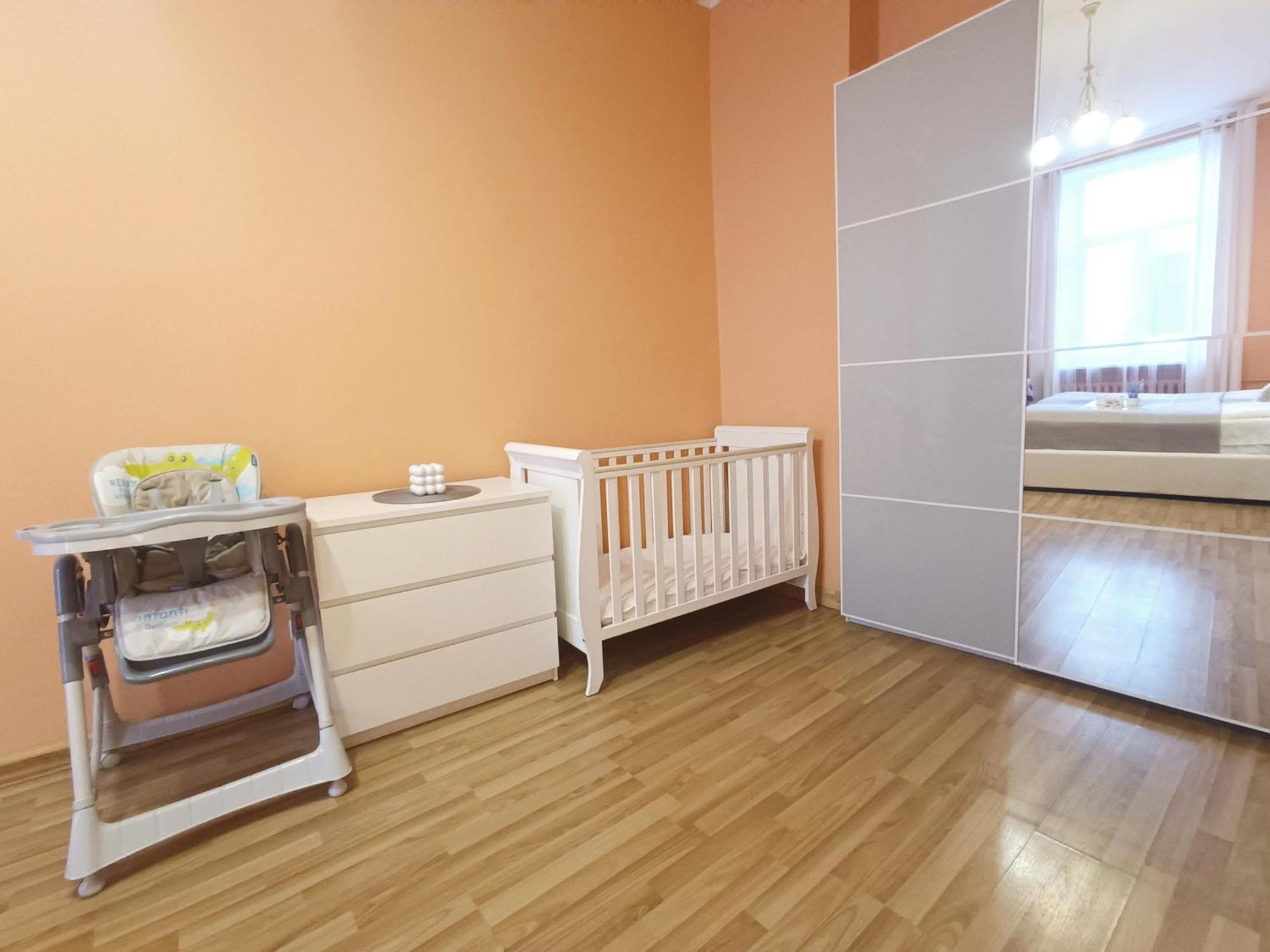 Spacious Old Town Family Peachy 2 Bedrooms Apartment, Nearby The Riga Presidential Castle Bagian luar foto